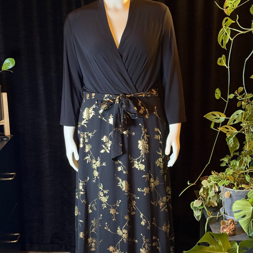 Black & Gold Foil Floral Maxi Dress – Elegant Wrap Style – Size 14